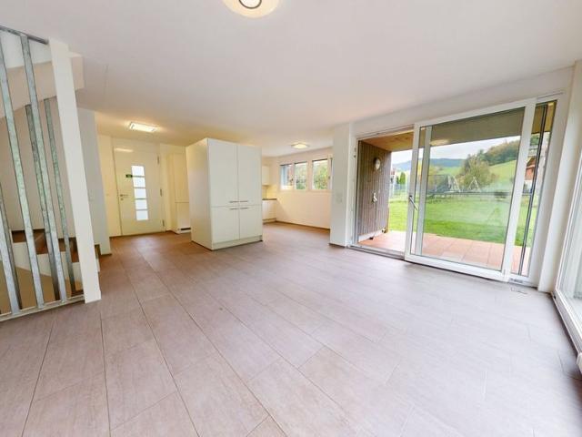 Attraktives 4.5 Zimmer Reiheneckhaus in Menzingen – ab sofort verfügbar