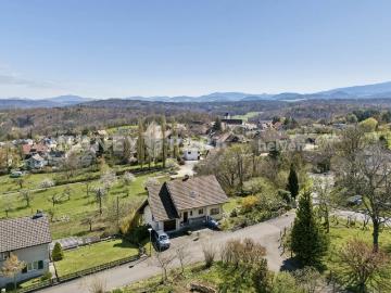 Attraktives 5.5 Zimmer Einfamilienhaus mit Terrasse und Balkon