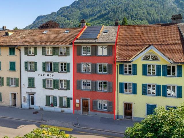 Attraktives 6.5 Zi. Reiheneinfamilienhaus zum mieten in Ennenda bei Glarus