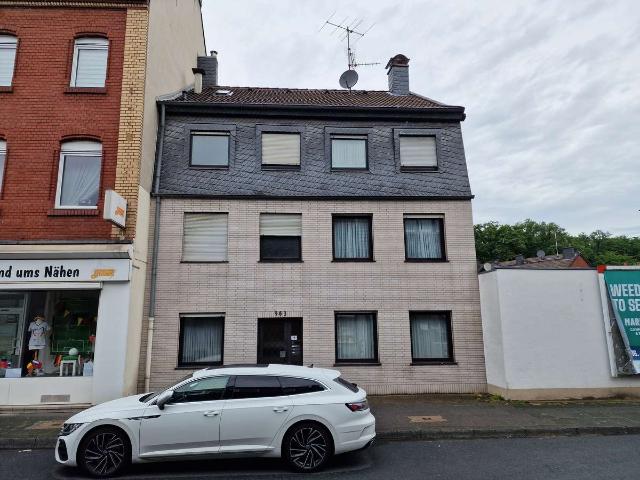 Attraktives 2 Familienhaus mit viel Platz für Ihre Ideen.