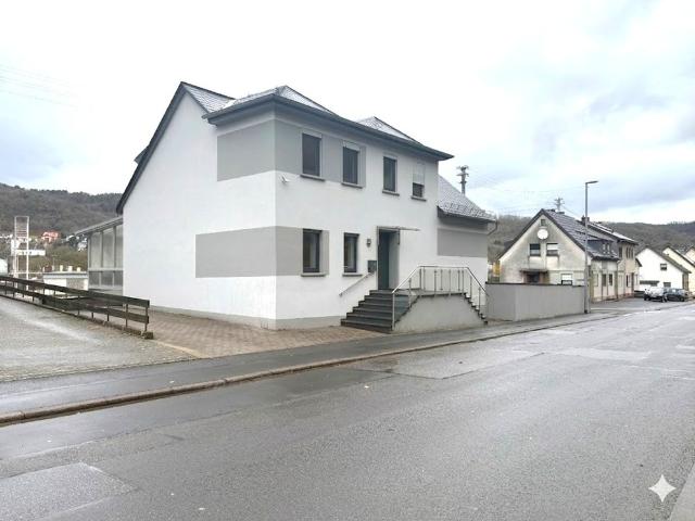 Attraktives und modernisiertes Einfamilienhaus mit Einliegerwohnung