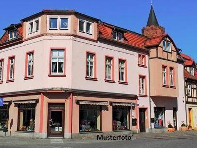 Attraktives Wohn und Geschäftshaus mit Balkon und Terrasse