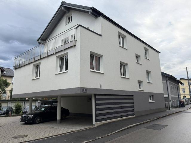 ATTRAKTIVES WOHNHAUS MIT GEWERBEFLÄCHE Wohn und Bürohaus mit 3 Wohnungen und 1 Büroeinheiten
