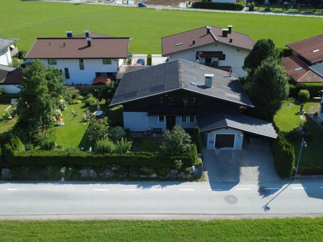 Attraktives Wohnhaus mit zwei Wohneinheiten in sonniger Aussichtslage von Itter