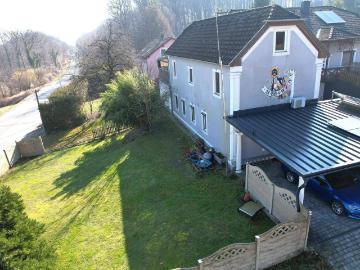 Attraktives Wohnhaus mit zwei Wohneinheiten und Garten nahe Wien