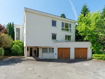 Attraktives Zweifamilienhaus mit vielseitigen Nutzungsmöglichkeiten