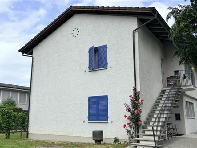 Attraktives Zweifamilienhaus in der Zone W3