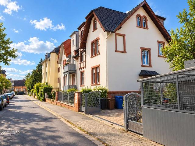 Attraktives Anlageensemble aus charaktervollem Vorderhaus und modernerem Hinterhaus