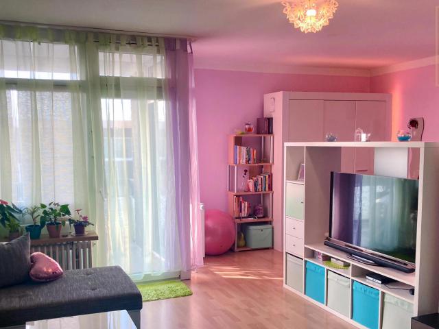 Attraktives Apartment mit Loggia, Tiefgaragenstellplatz inklusive