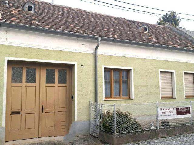 Attraktives Bauernhaus mit vielen Nebengebäuden!