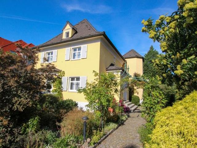 Attraktives EFH, 305 m² Wfl 9 Zi EBK, Garage, Wintergarten *PROVISIONSFREI