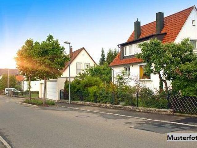 Attraktives Einfamilienhaus in guter Lage mit großzügiger Terrasse & Wintergarten