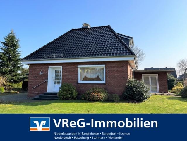 Attraktives Einfamilienhaus mit Doppelgarage in Fitzbek!