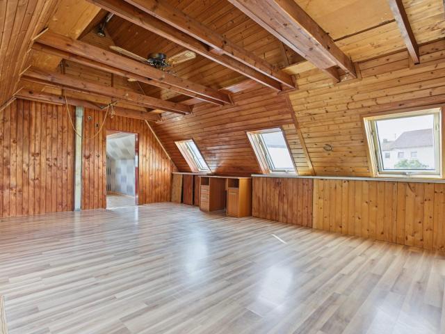 Attraktives Einfamilienhaus mit Garage und Potenzial zur individuellen Gestaltung provisionsfrei