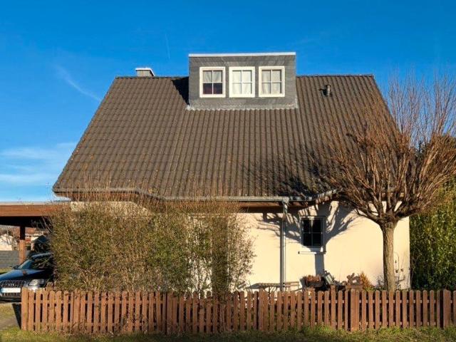 Attraktives Einfamilienhaus mit Garten und Carport in Pattensen
