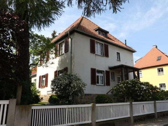 Attraktives Einfamilienhaus mit großem Platzangebot und schönem Garten in Dresden Leubnitz Neuostra