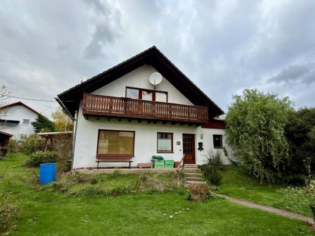 Attraktives Einfamilienhaus mit großem Raumangebot und Garten Keine Käuferprovision!