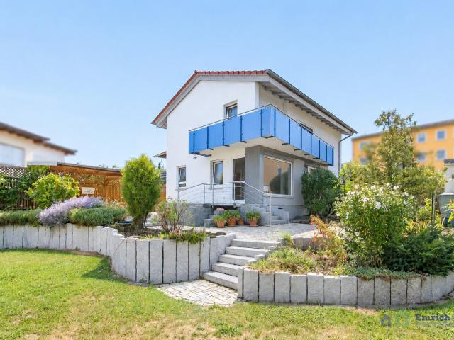 Attraktives Einfamilienhaus mit 5 Zimmern, Garten und Rheinnähe