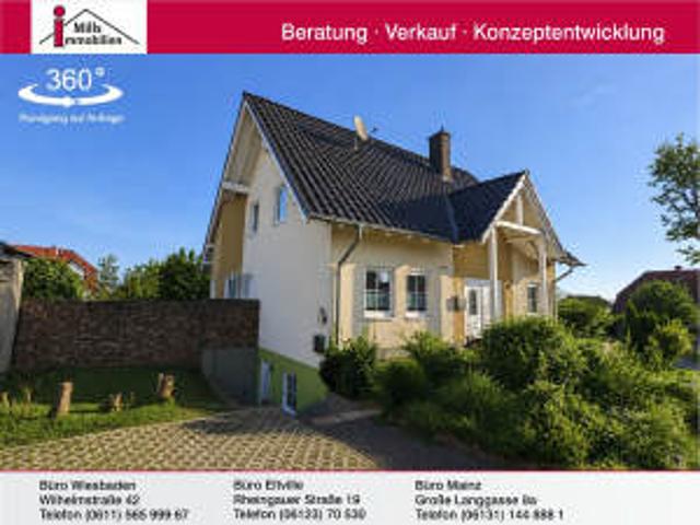 Attraktives freistehendes Einfamilienhaus mit großem Garten und Einliegerwohnung