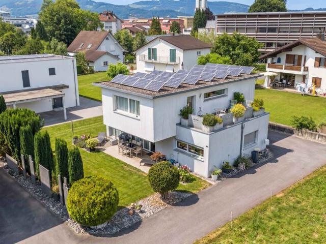 ATTRAKTIVES, FREISTEHENDES 5.5 ZIMMER EINFAMILIENHAUS IM HERZEN VON DIEPOLDSAU