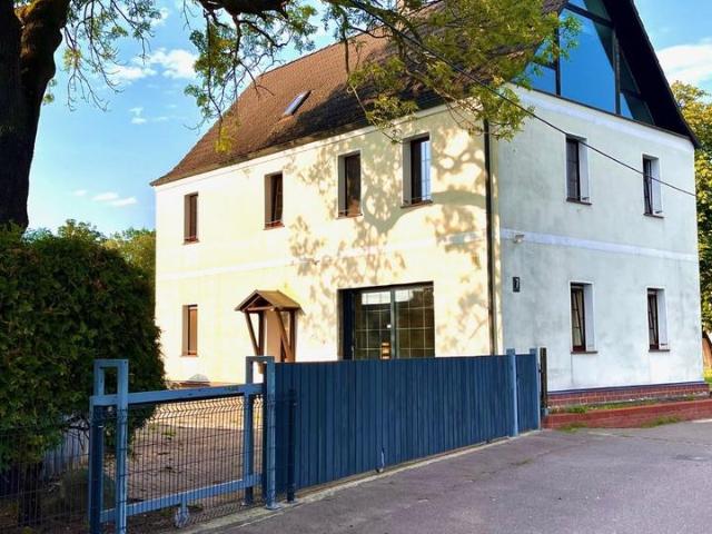 Attraktives gepflegtes Wohnhaus mitten im Grünen!