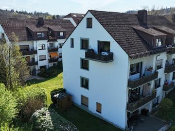 Attraktives Investment 2 Mehrfamilienhäuser + Zweifamilienhaus mit Gewerbeflächen in Taunusstein
