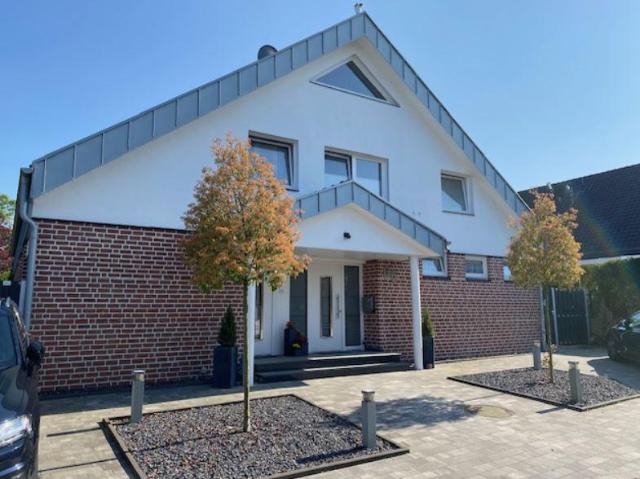 Attraktives Mehrgenerationenhaus Familie, Arbeit od. Vermietung