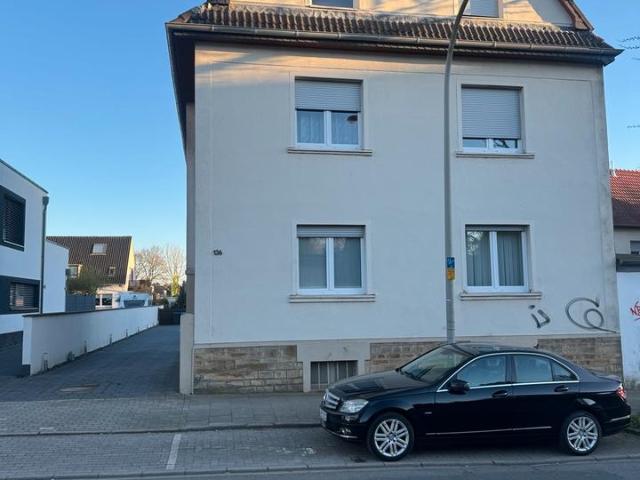 Attraktives Mehrfamilienhaus mit 3 Einheiten, Garagen etc