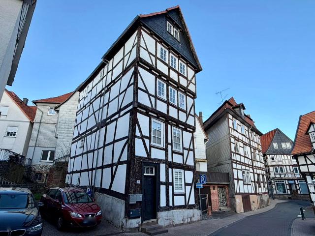 Attraktives Mehrfamilienhaus mit solider Rendite in Homberg Efze KEINE KÄUFERPROVISION !