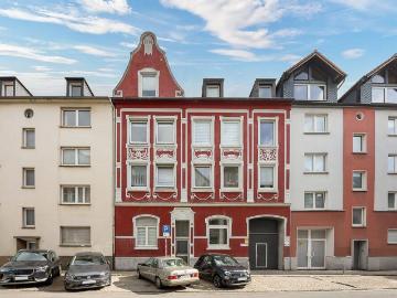 Attraktives Mehrfamilienhaus inkl. 18 Garagen nähe Elisabeth Krankenhaus