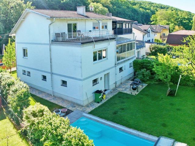 Attraktives, modernes Einfamilienhaus mit Swimmingpool im Westen Wiens