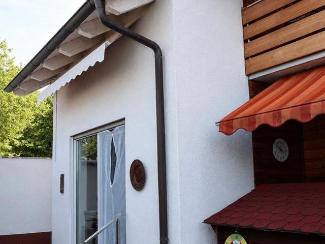 Attraktives Reiheneckhaus mit Anbau, Sauna & großem Garten — Fami