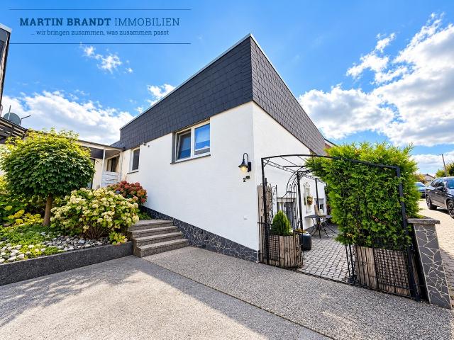 Attraktives Reiheneckhaus mit Garten in schöner Feldrandlage von Hünstetten / Wallrabenstein