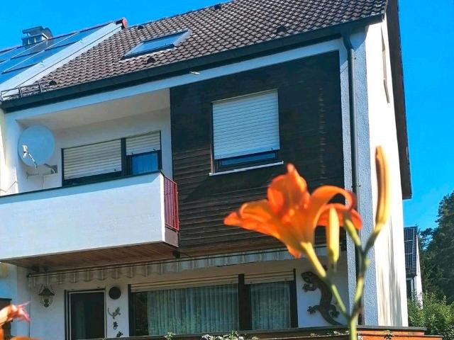 Attraktives Reiheneckhaus in Erlangen Naturnah wohnen