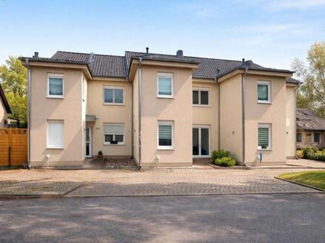 Attraktives Reihenendhaus mit Garten und Stellplätzen in Storkow