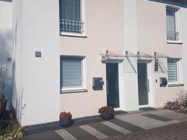 Attraktives Reihenhaus mit Garten und Stellplatz