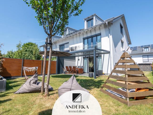 Attraktiver All in Preis: Reiheneckhaus Bj. 2021 – 559.000 € inkl. Küche & 3 Stellplätzen!