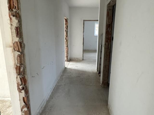 Attraktiver Bungalow in Felixdorf – rohbauähnlicher Zustand mit großem Potenzial, auf schönem Grundstück