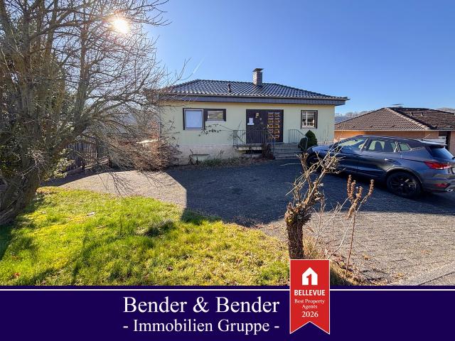 RESERVIERT* Attraktives Einfamilienhaus mit sonnigem Balkon und toller Aussicht in ruhiger Lage von Windeck!