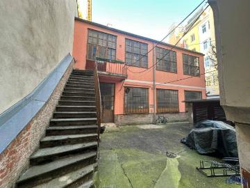 Attraktiver Rohdachboden mit Loft Town House mit enormen Potential in Bestlage des 7. Bezirk