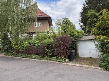 Attratives Landhaus am Rüdesheimer Platz auch als Mehrgenerationenhaus