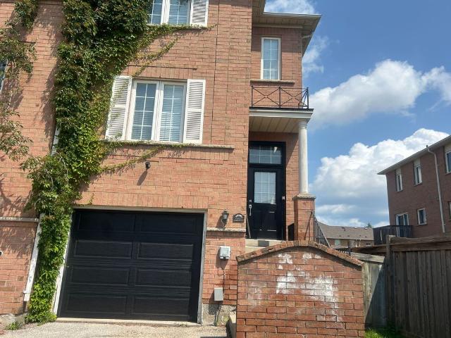 Att/Row/Townhouse Property
