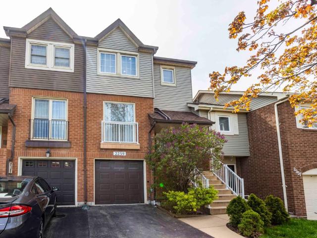 Att/Row/Townhouse Property