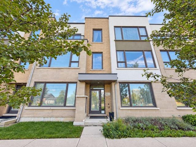 Att/Row/Townhouse Property
