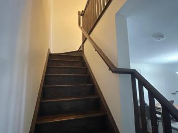 Att/Row/Townhouse Property