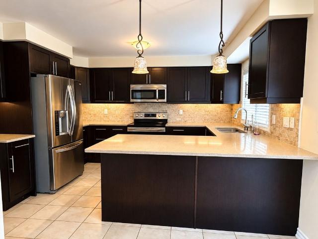 Att/Row/Townhouse Property