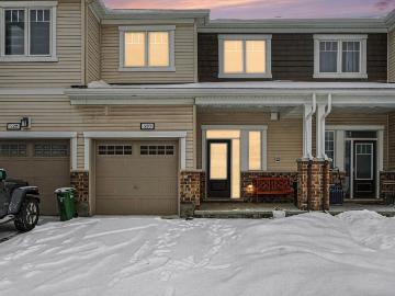 Att/Row/Townhouse Property