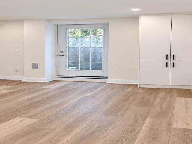 Att/Row/Townhouse Property