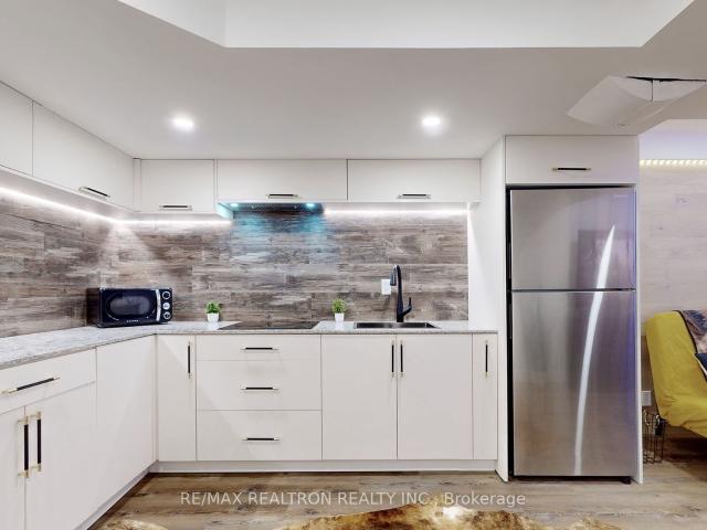 Att/Row/Townhouse Property