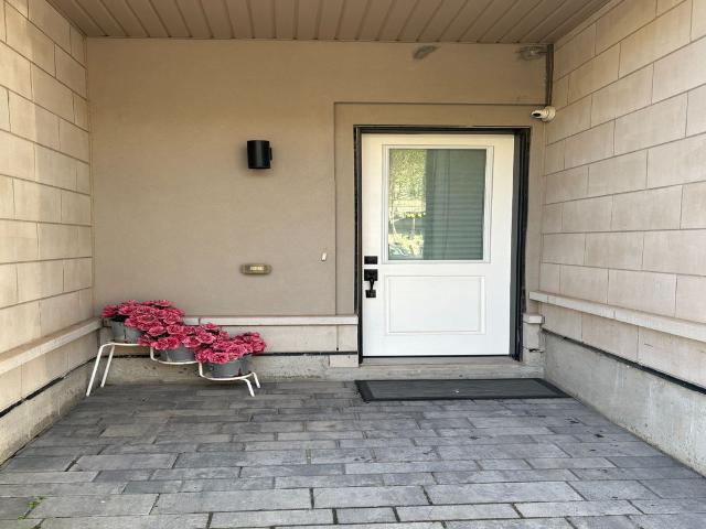 Att/Row/Townhouse Property
